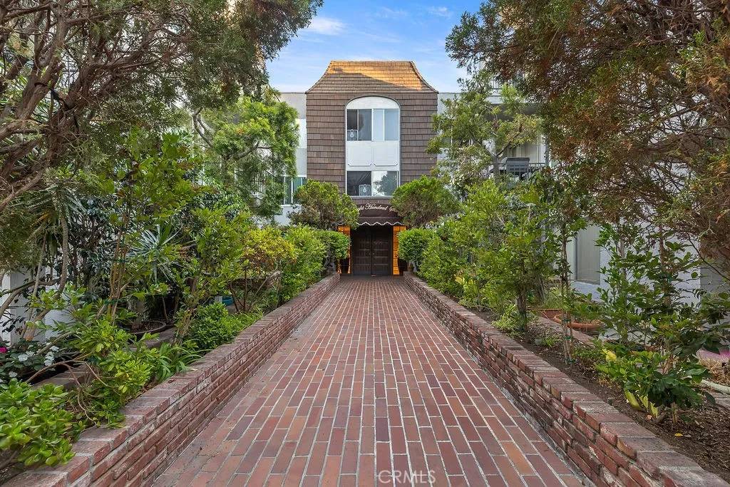 Culver City, CA 90230,5870 Green Valley Circle #231