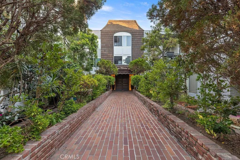 Culver City, CA 90230,5870 Green Valley Circle #231