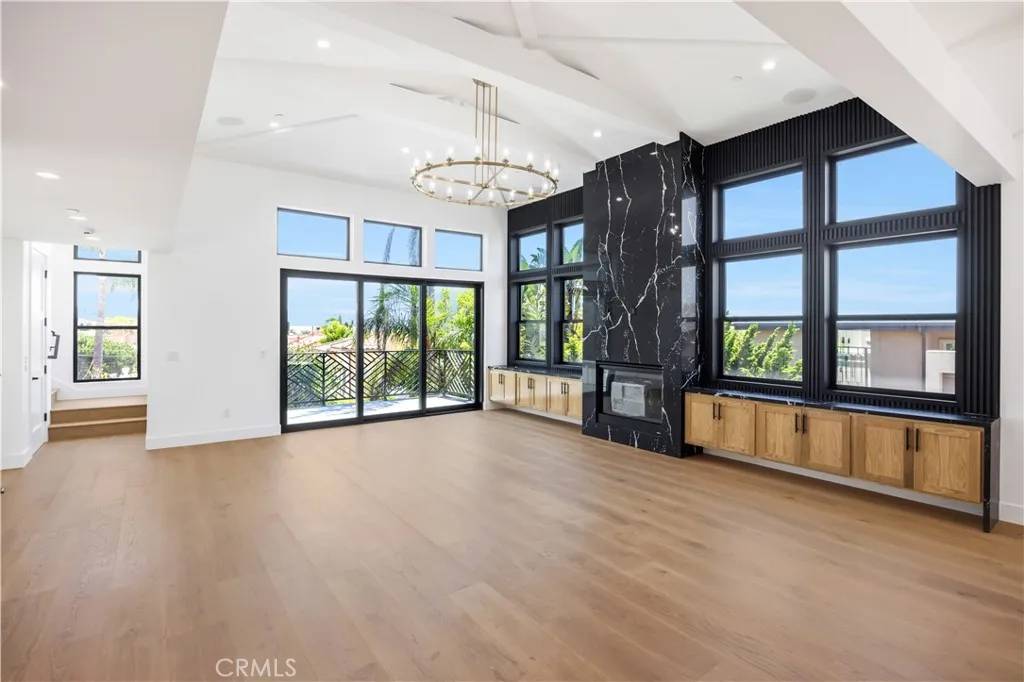 Hermosa Beach, CA 90254,926 17th St
