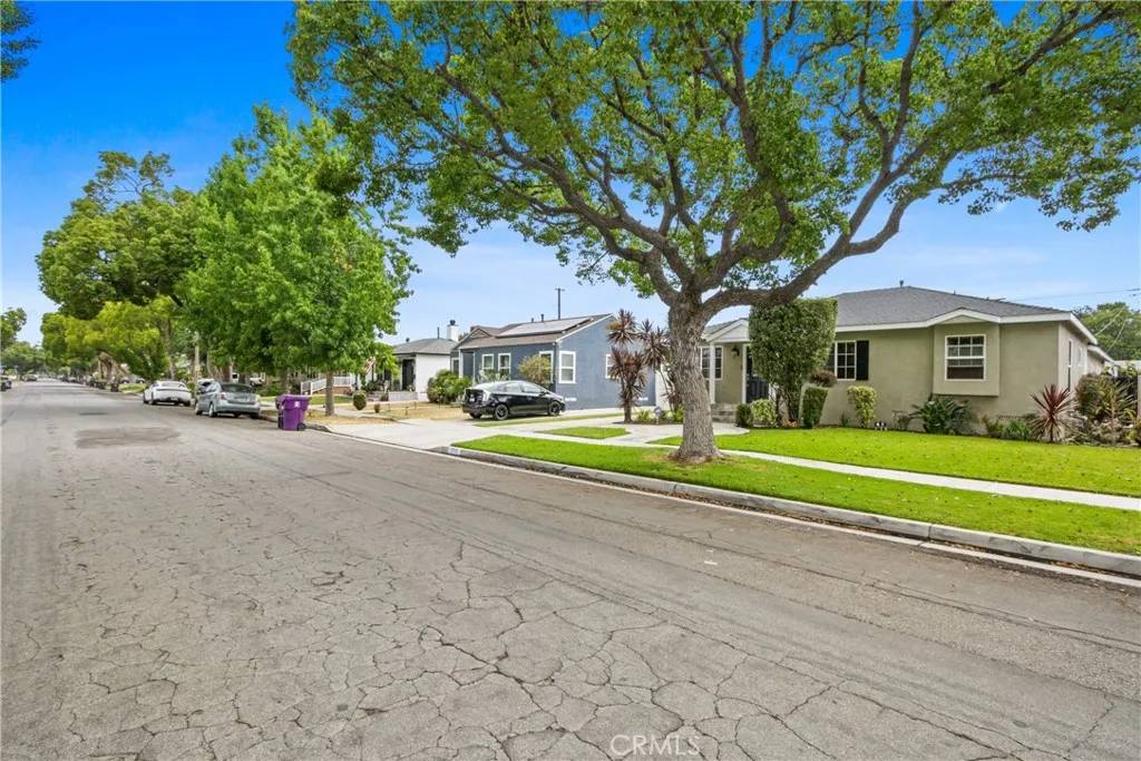 Long Beach, CA 90808,3712 Charlemagne Avenue