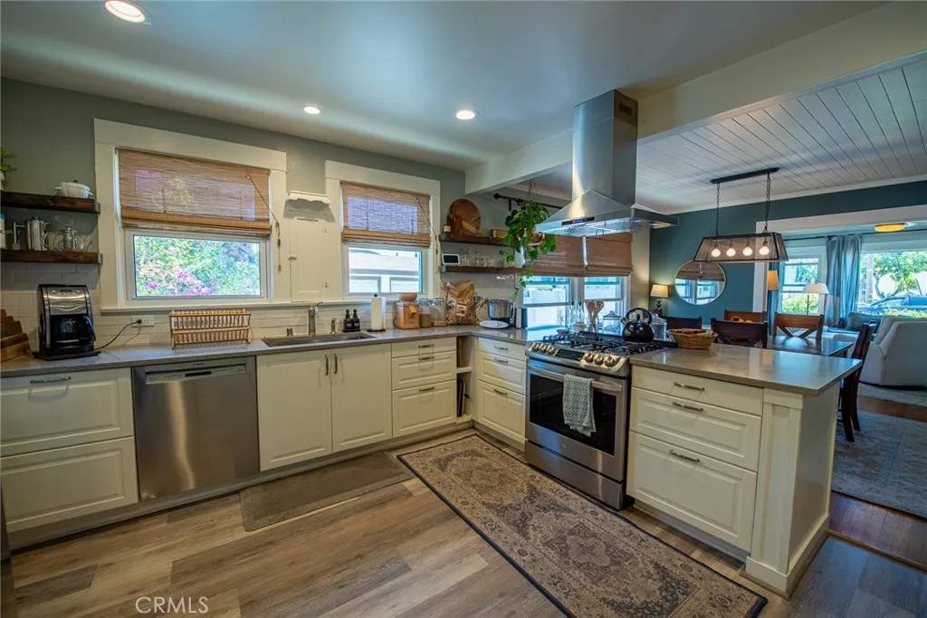 San Pedro, CA 90731,922 W 3rd Street