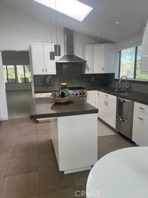 Manhattan Beach, CA 90266,28 Fairway Drive