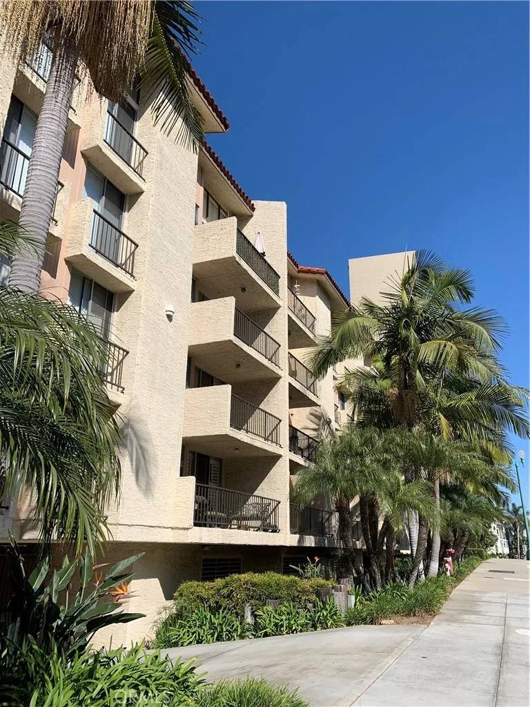 Redondo Beach, CA 90277,535 Esplanade #305