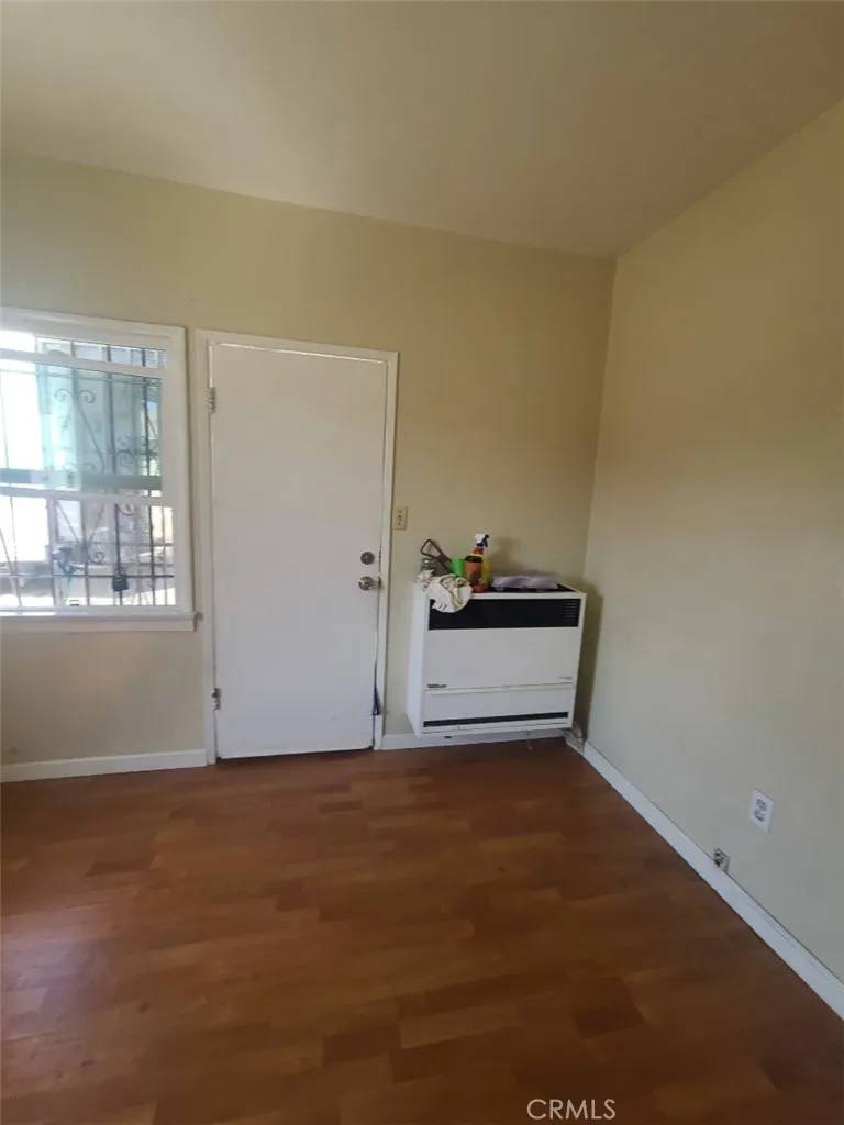 Los Angeles, CA 90047,1422 W 84th Place