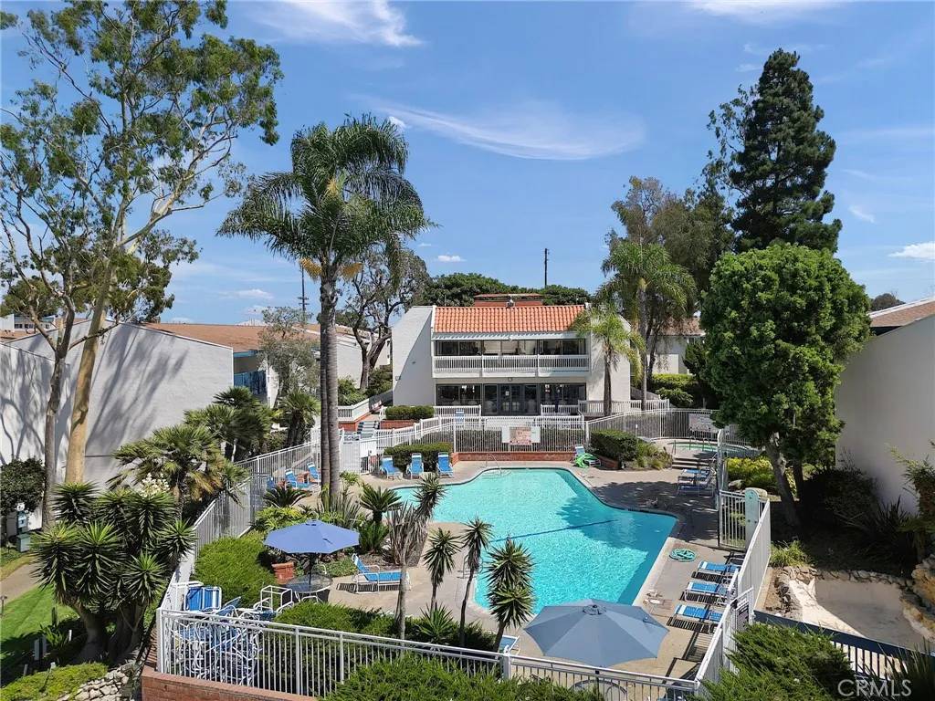 Redondo Beach, CA 90277,824 Camino Real #106