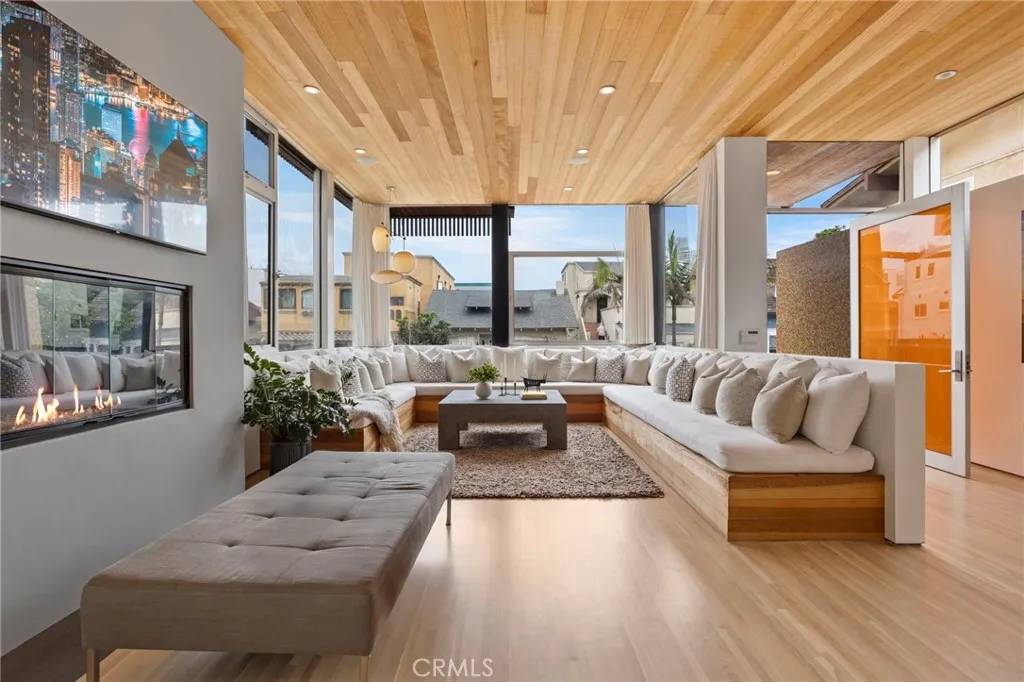 Hermosa Beach, CA 90254,26 9th Street