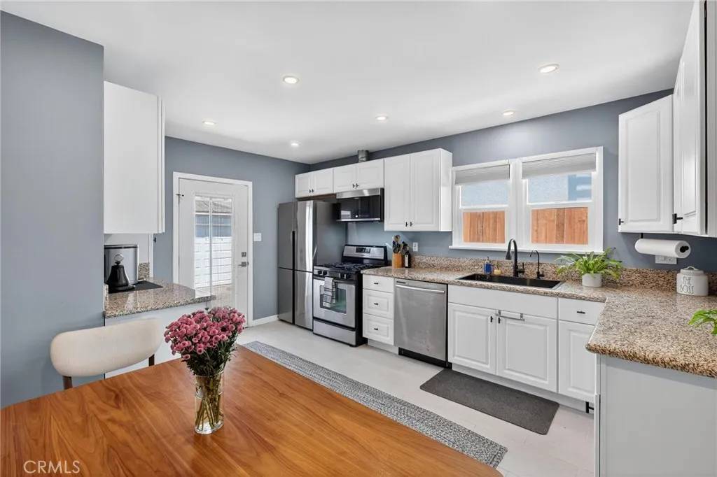 Hawthorne, CA 90250,4813 W 130th Street