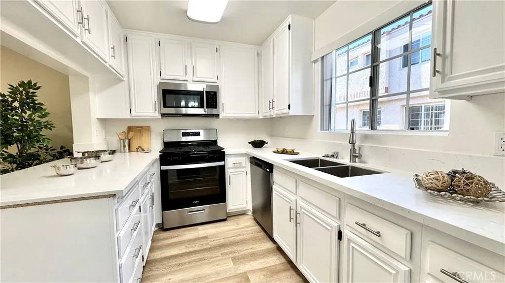 Torrance, CA 90503,3101 Plaza Del Amo #81