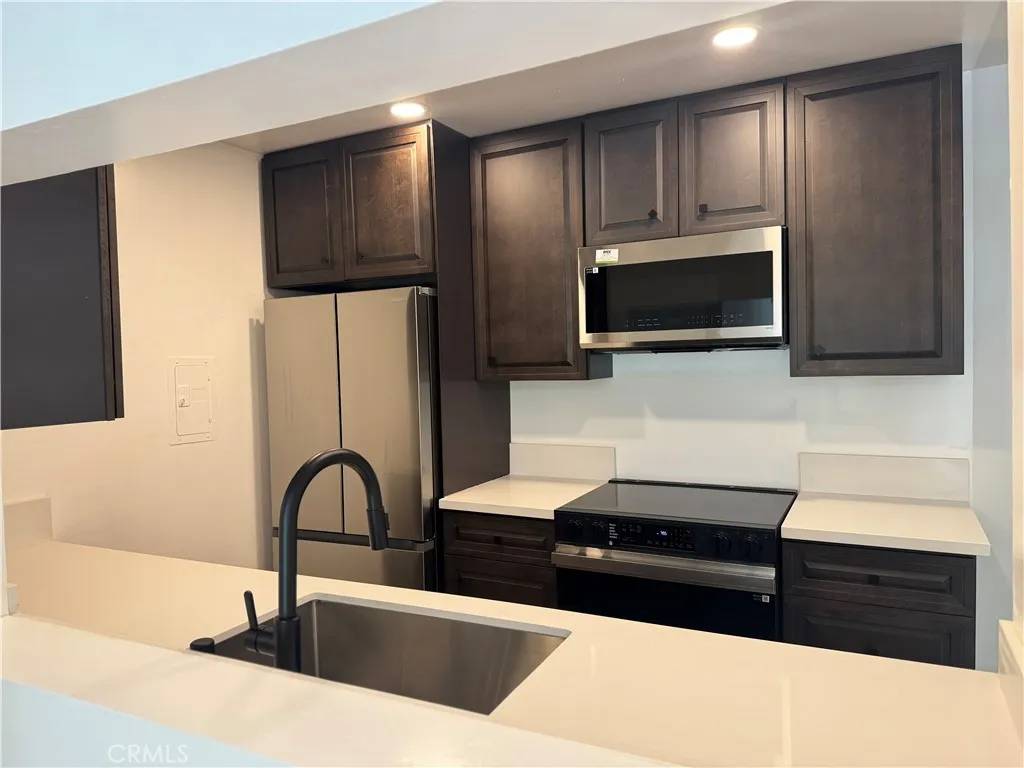 Encino, CA 91316,5460 White Oak Avenue #C109