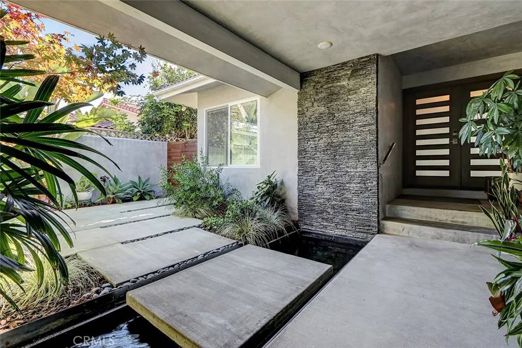 Manhattan Beach, CA 90266,1540 Marine Avenue