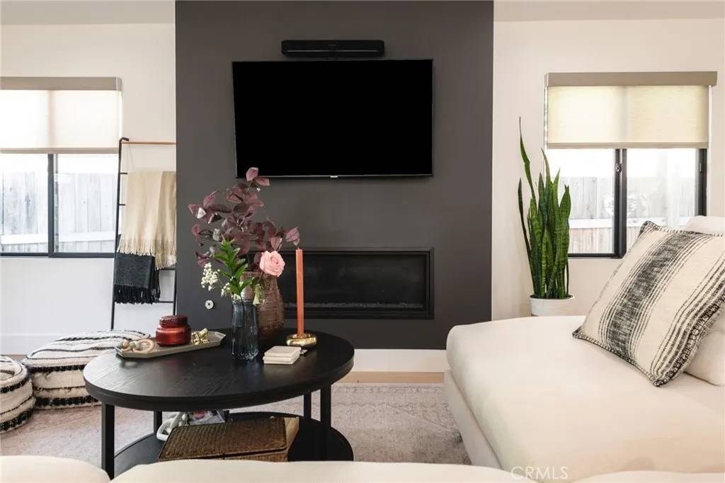 Manhattan Beach, CA 90266,966 Rosecrans Avenue