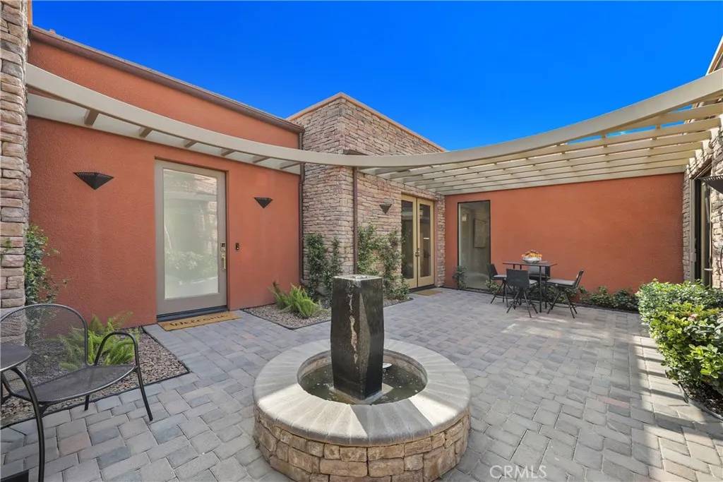 La Quinta, CA 92253,50070 Via De Moda