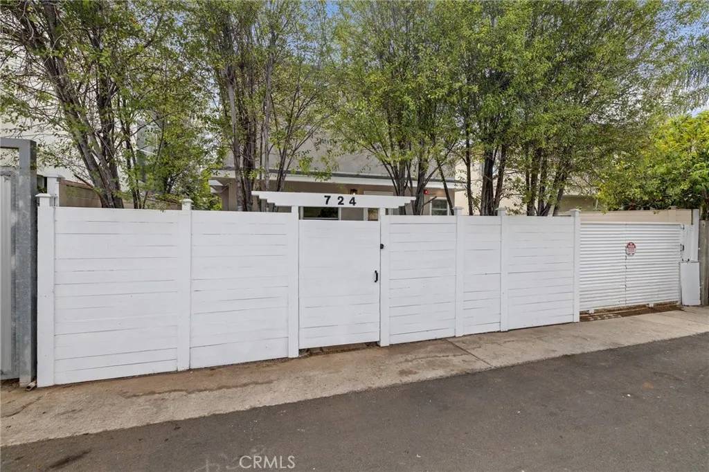 Venice, CA 90291,724 San Miguel Avenue