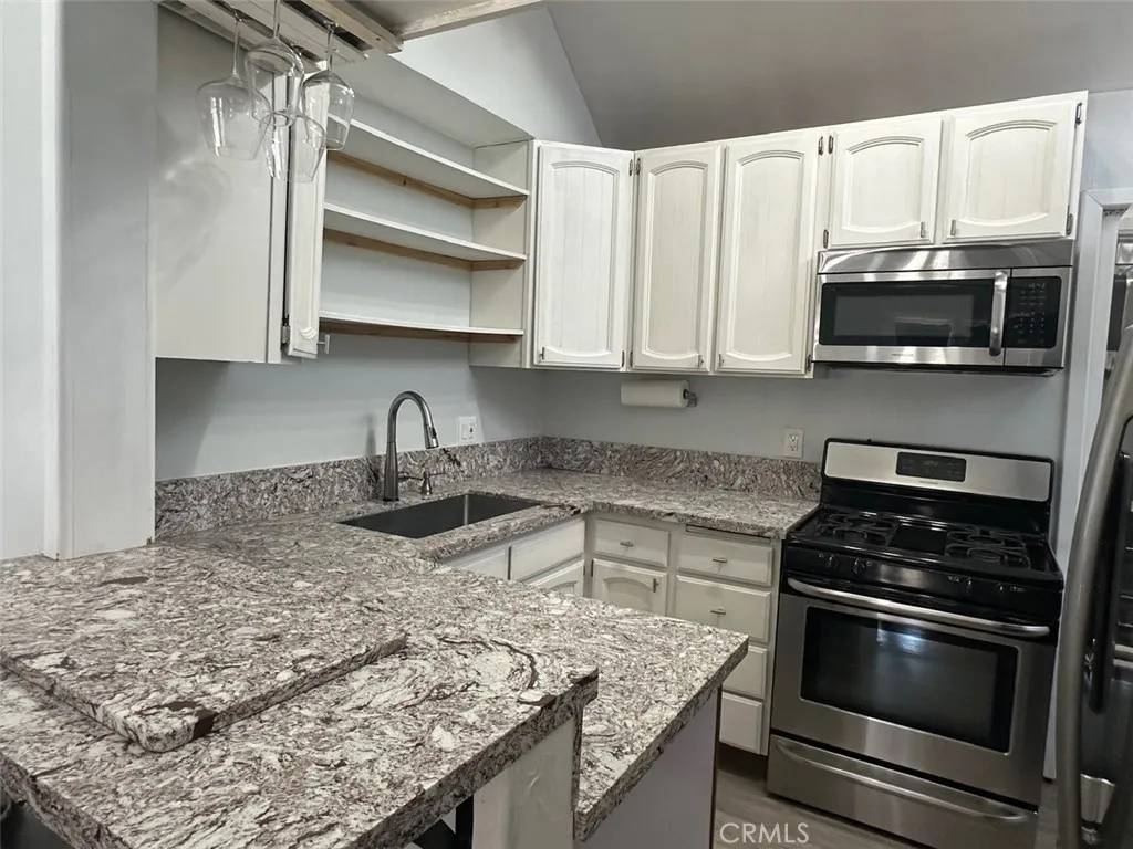 Hermosa Beach, CA 90254,435 8th Street