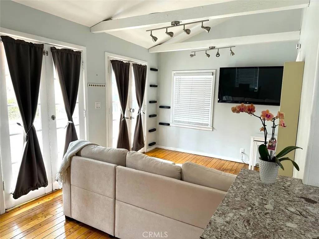 Hermosa Beach, CA 90254,435 8th Street