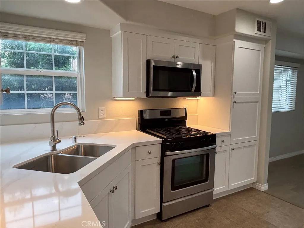 Harbor City, CA 90710,1401 Lomita Blvd #108