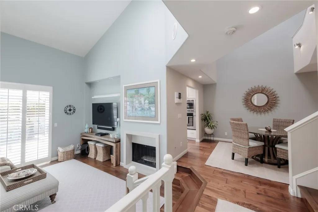 Manhattan Beach, CA 90266,1 Santa Rosa Court