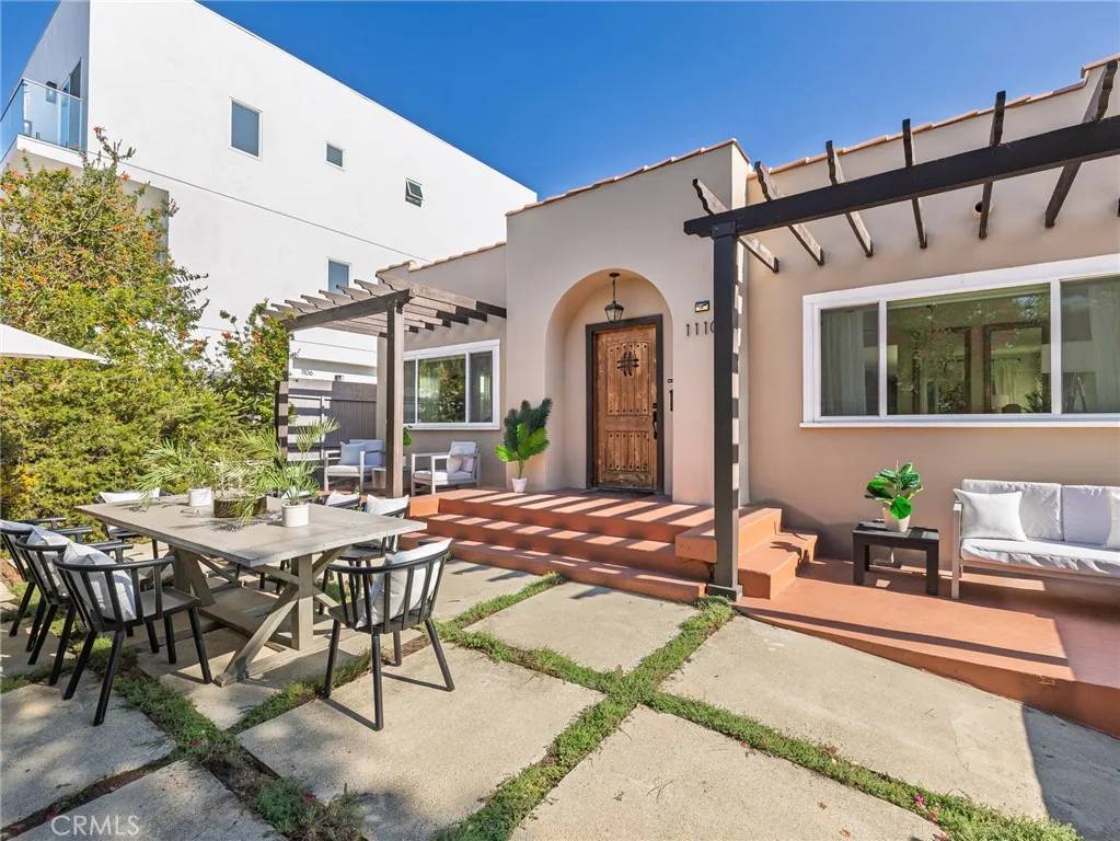 Los Angeles, CA 90019,1110 Queen Anne