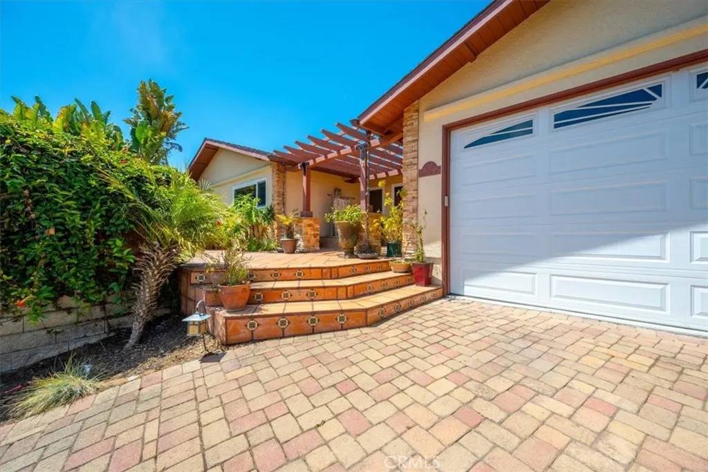 Los Osos, CA 93402,1015 Green Oaks