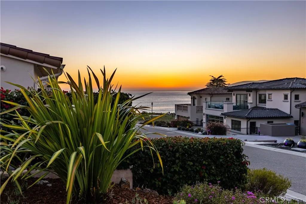 Pismo Beach, CA 93449,217 Radda Way