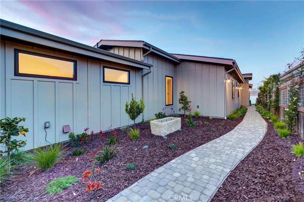 Los Osos, CA 93402,670 Santa Lucia Avenue