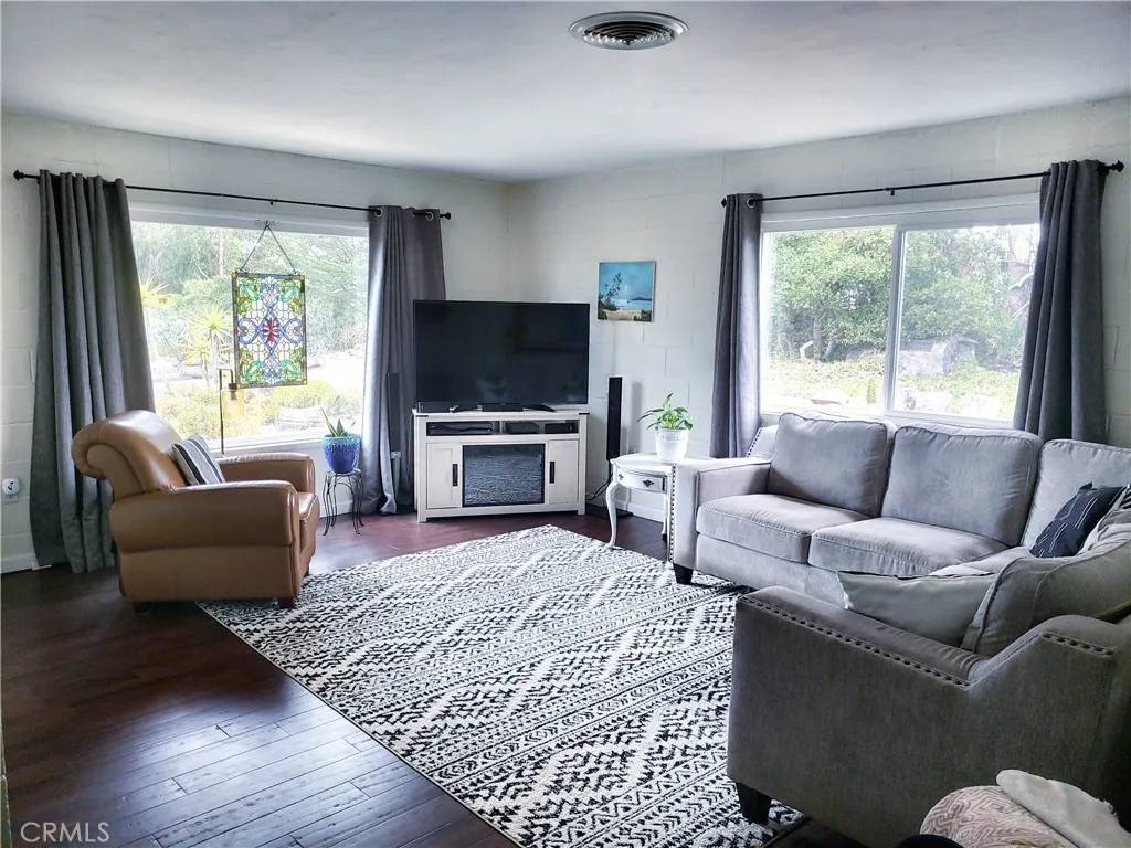 Los Osos, CA 93402,599 Henrietta Avenue