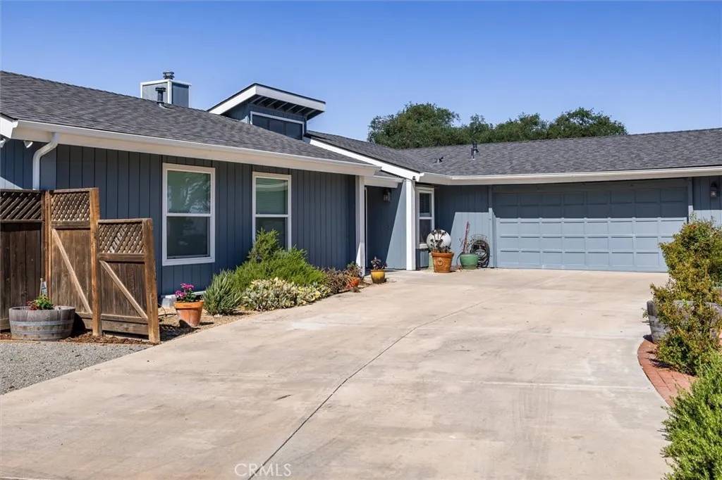 Paso Robles, CA 93446,5175 White Tail Place