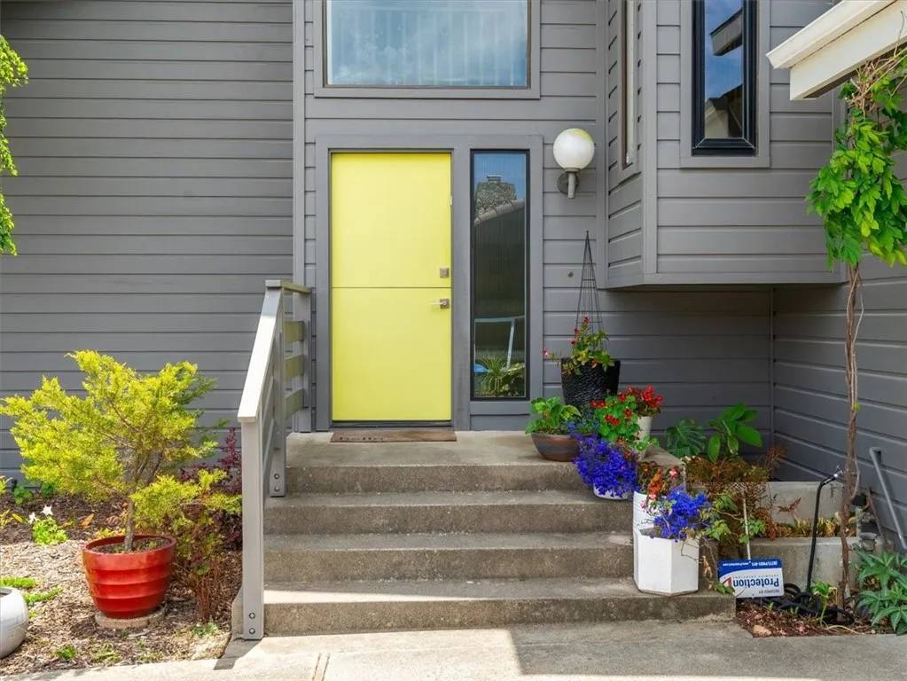 San Luis Obispo, CA 93405,1750 La Luna Court