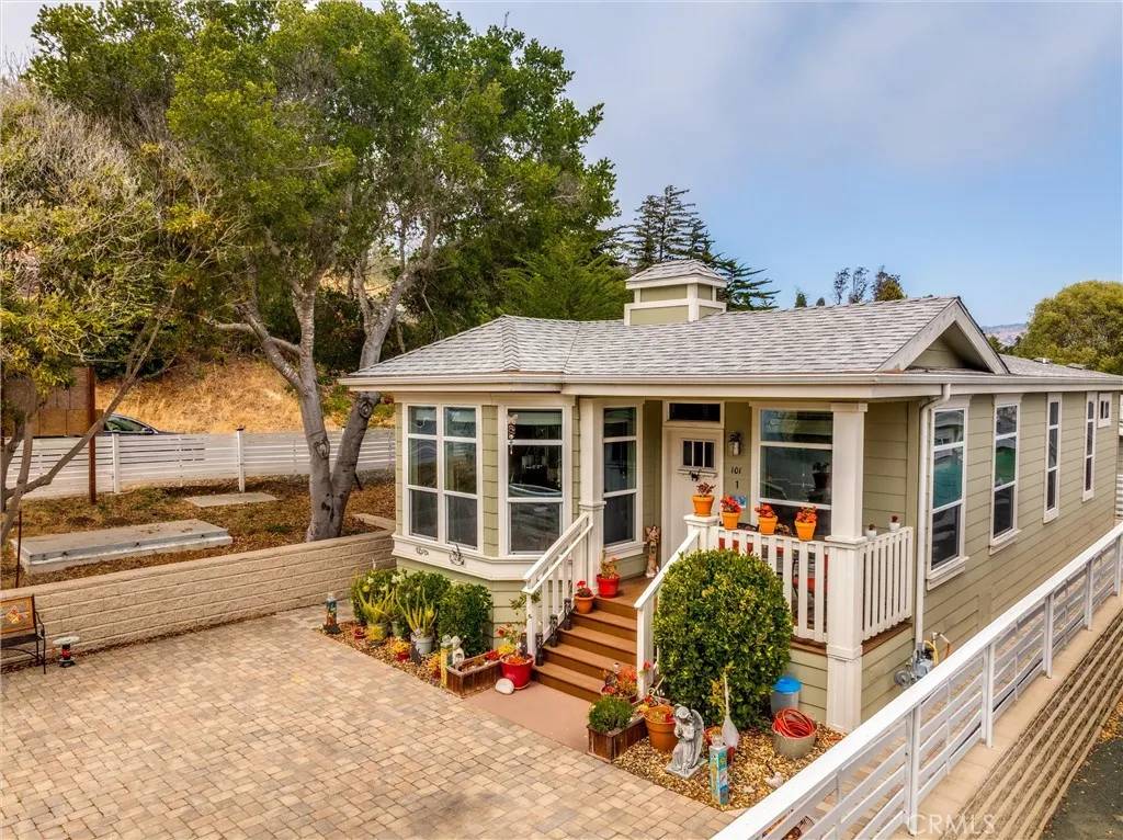 Cambria, CA 93428,1460 Main #101