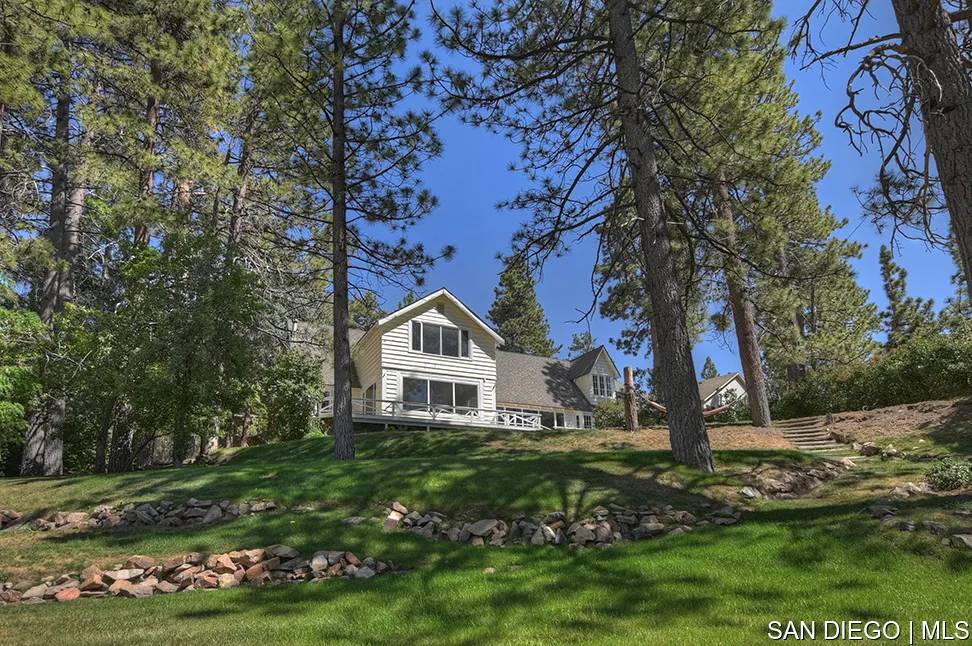 Big Bear Lake, CA 92315,39086 Waterview DR