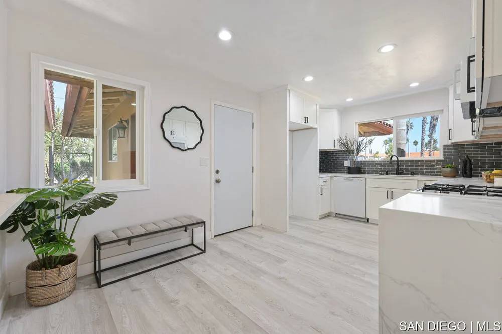 Escondido, CA 92025,1985 Felicita RD