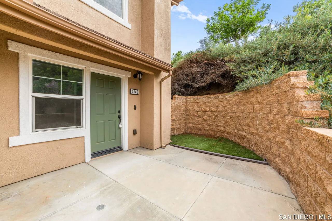 Santee, CA 92071,3042 Cole Grade Dr