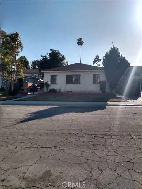 Downey, CA 90241,8354 La Villa Street