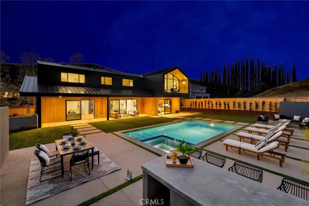 Woodland Hills, CA 91364,20127 Chapter Drive