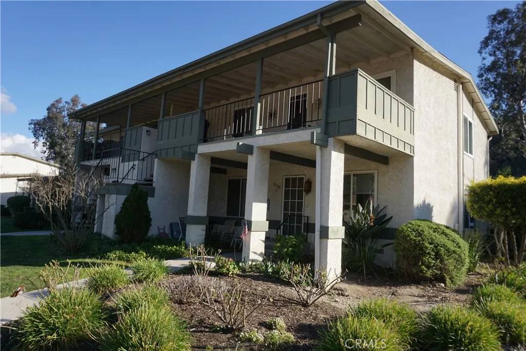 Newhall, CA 91321,26344 Oak Plain Drive #E