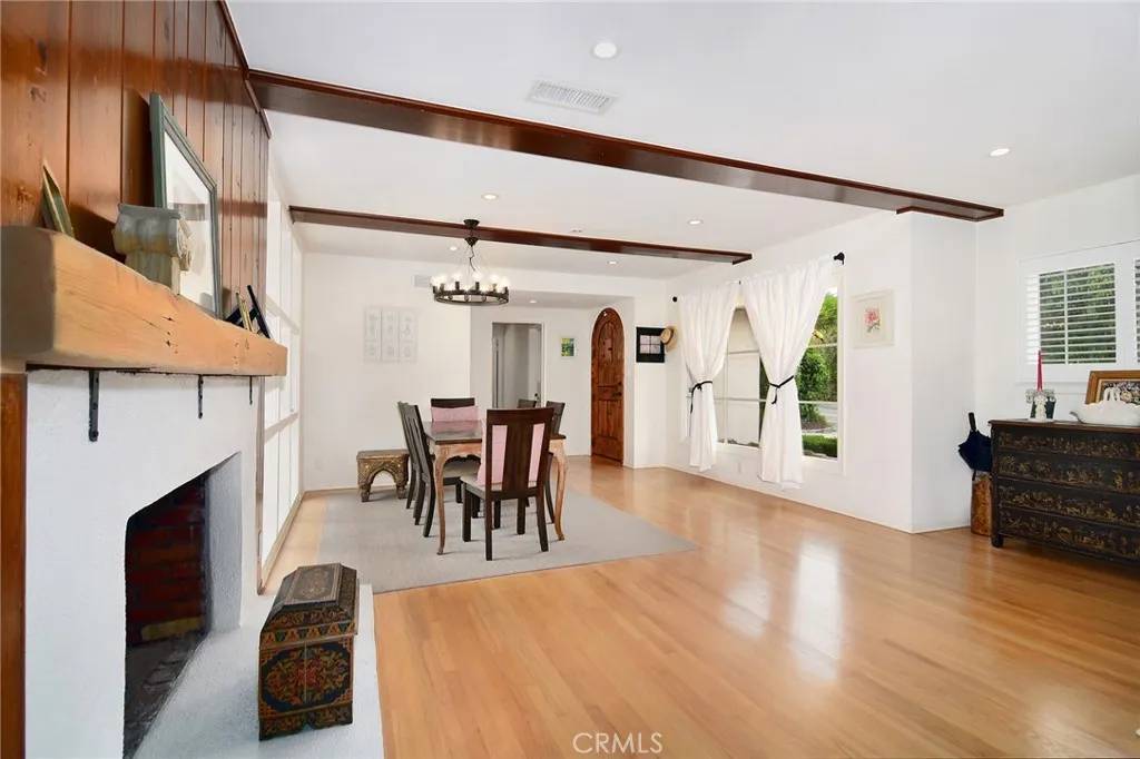 Tarzana, CA 91356,4646 Vanalden Avenue