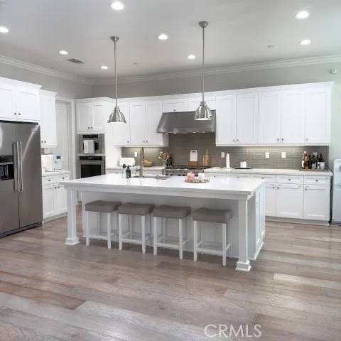 Saugus, CA 91350,27643 Camellia Drive