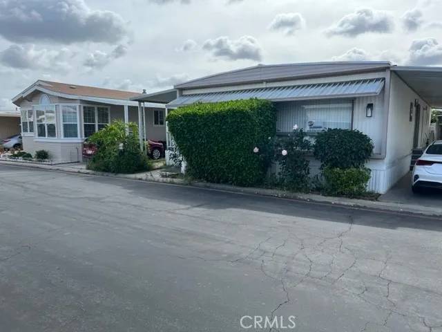 Canoga Park, CA 91304,8811 Canoga #321