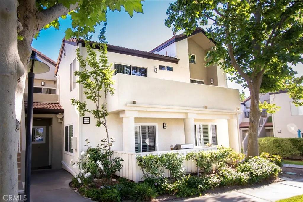 Newhall, CA 91321,21343 Nandina Lane #102