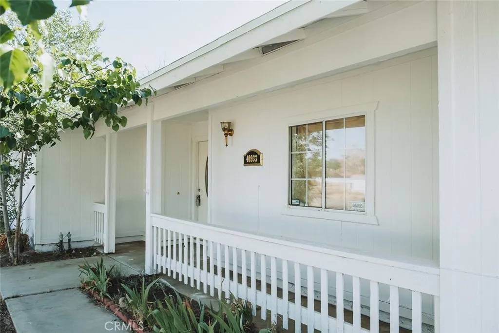 Lake Los Angeles, CA 93535,40933 177th Street East