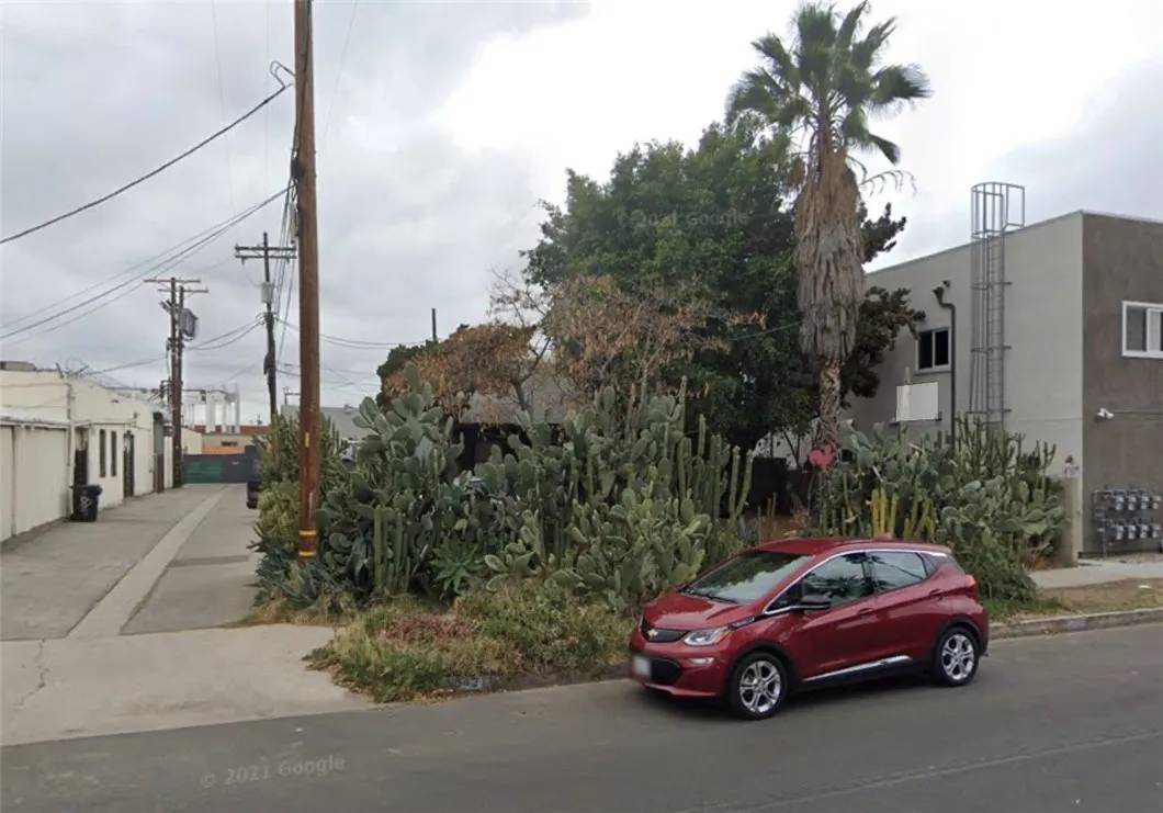 North Hollywood, CA 91601,5421 Denny Avenue