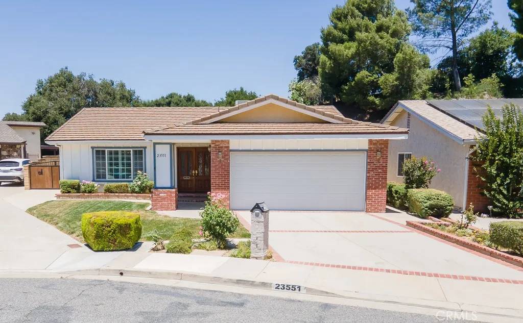 Newhall, CA 91321,23551 Arlen Drive
