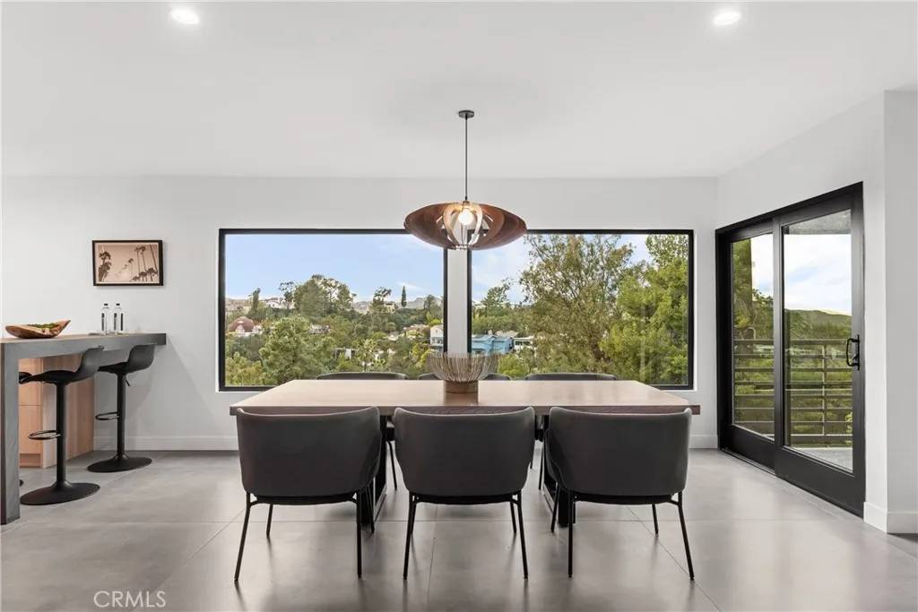 Hollywood Hills East, CA 90068,3285 Deronda Drive