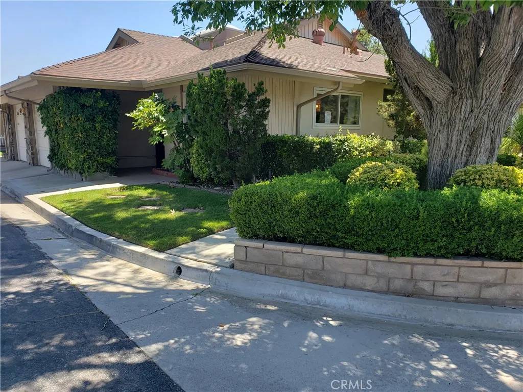 Newhall, CA 91321,26800 Oak Garden Court