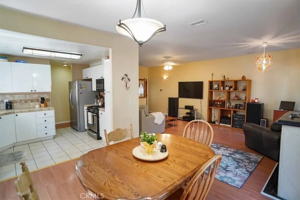 North Hills, CA 91343,9300 Burnet Avenue #122