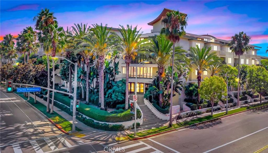 Playa Vista, CA 90094,13200 Pacific Promenade #250