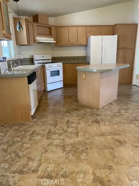 Canoga Park, CA 91304,8811 Canoga Avenue #368