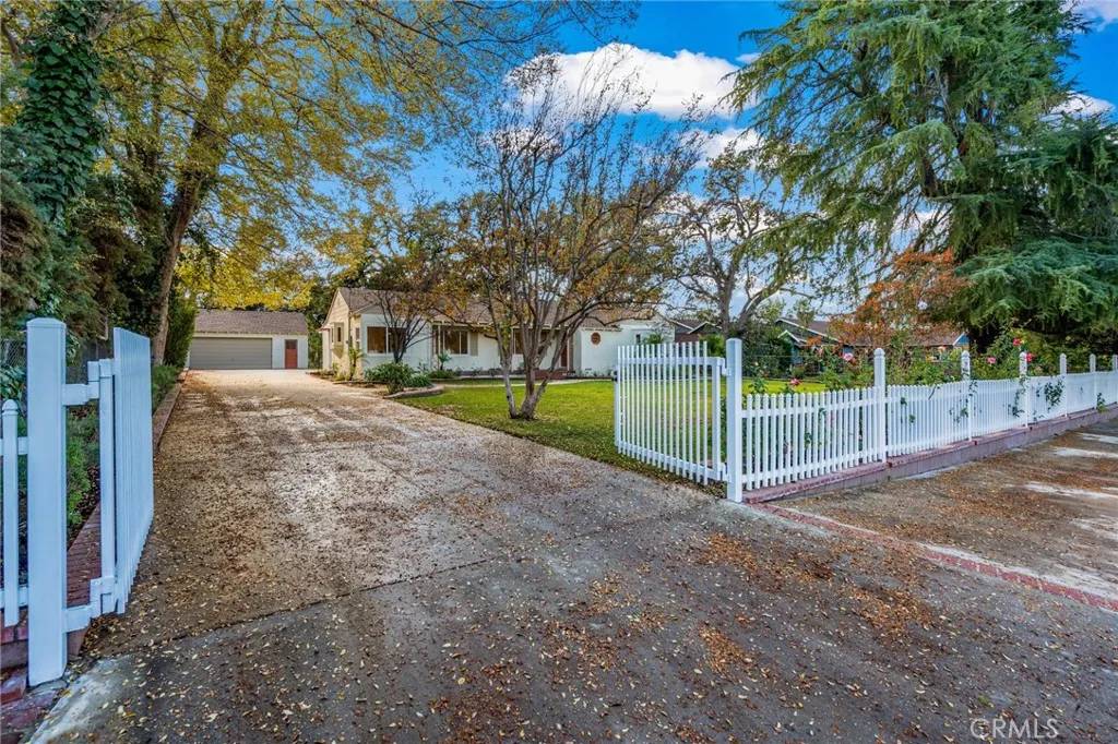 Newhall, CA 91321,24455 Arcadia Street
