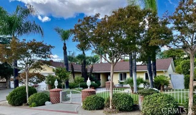 Newhall, CA 91321,23519 Daisetta Drive