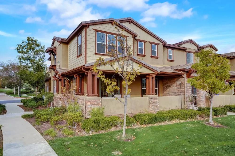 Valencia, CA 91354,28600 Pietro Drive
